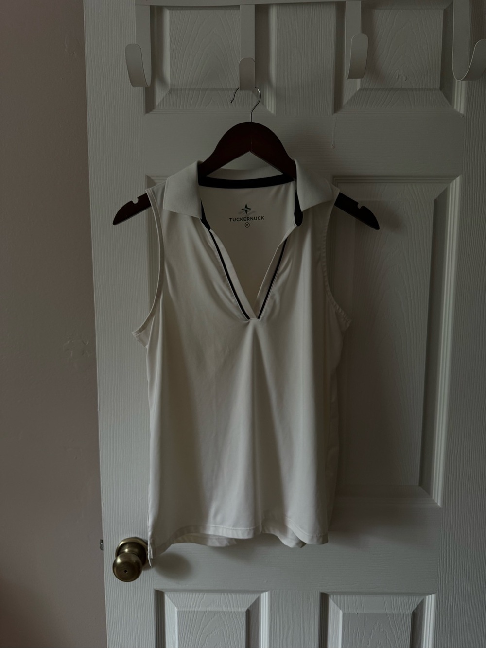 Tuckernuck Sport White Sleeveless Caroline Polo Collared Top Women’s Size Medium